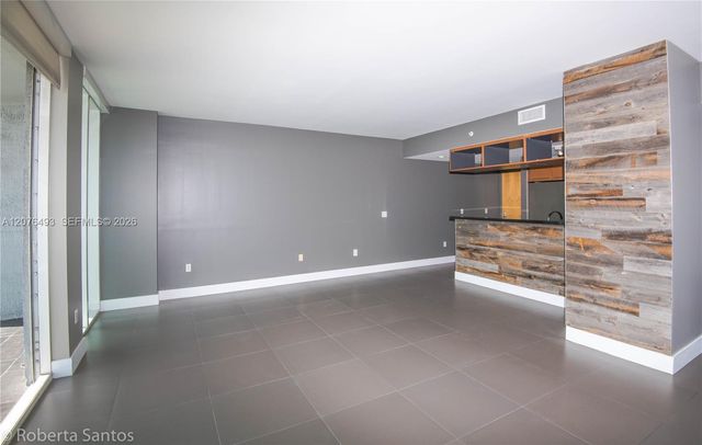 244 Biscayne Boulevard 3802, Miami, FL 33132