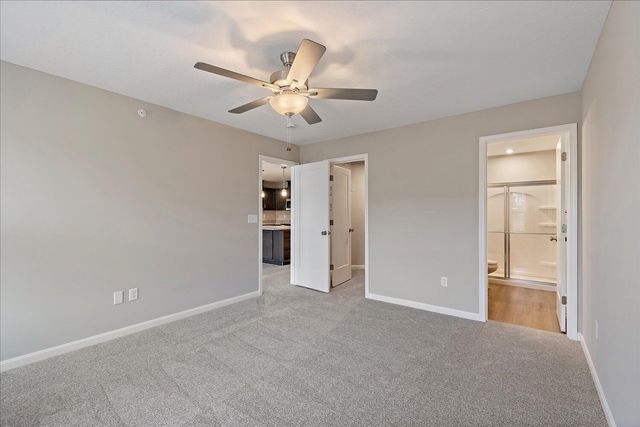 564 Foxhill Drive, 12-102, Crescent Springs, KY 41017