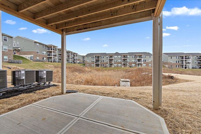 564 Foxhill Drive, 12-102, Crescent Springs, KY 41017