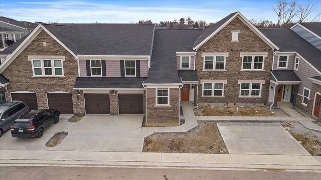 564 Foxhill Drive, 12-102, Crescent Springs, KY 41017