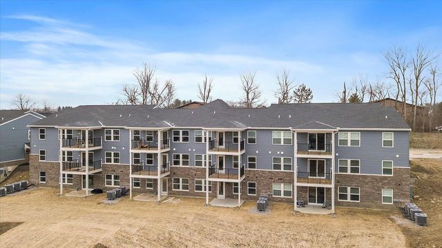 564 Foxhill Drive, 12-102, Crescent Springs, KY 41017