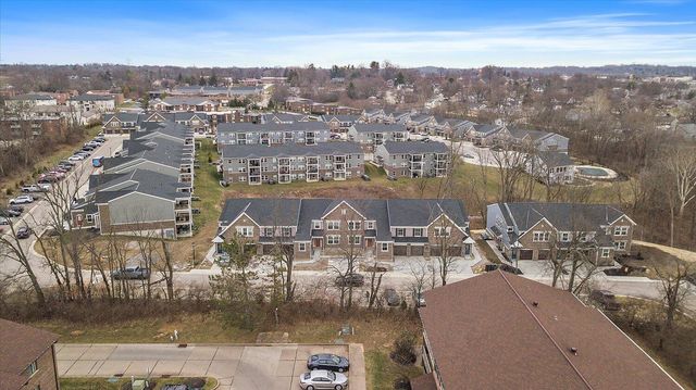 564 Foxhill Drive, 12-102, Crescent Springs, KY 41017