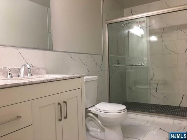 2217 B Mackay B, Fort Lee, NJ 07024