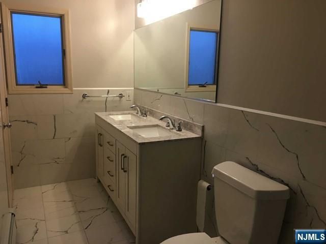 2217 B Mackay B, Fort Lee, NJ 07024