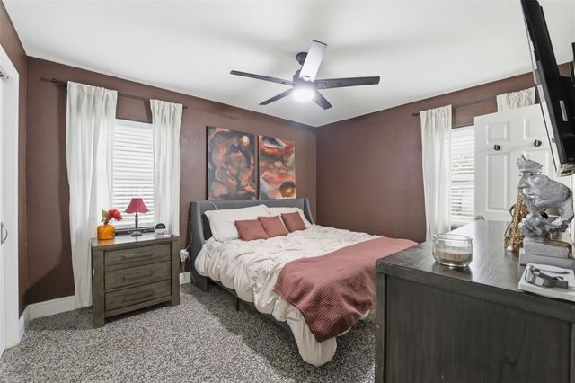 812 W 124TH AVENUE, Tampa, FL 33612