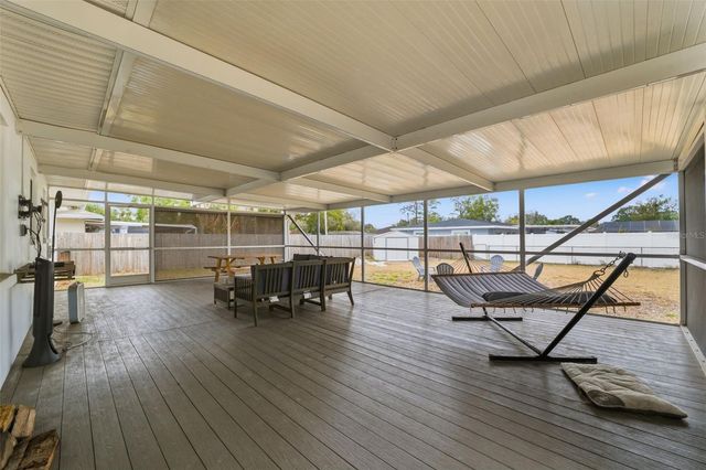 812 W 124TH AVENUE, Tampa, FL 33612