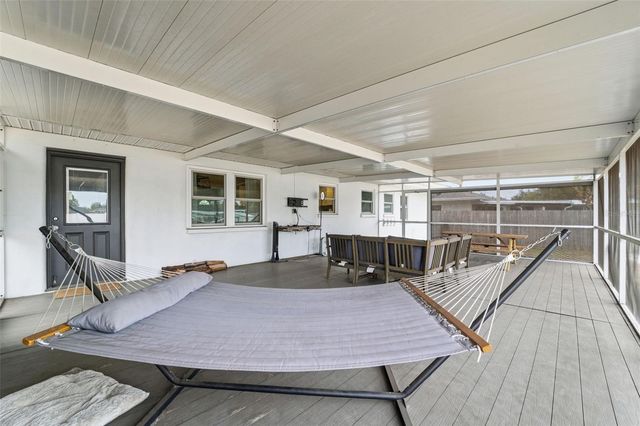 812 W 124TH AVENUE, Tampa, FL 33612