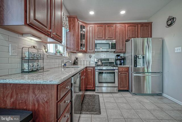 86 PELICAN PL, West Deptford, NJ 08086