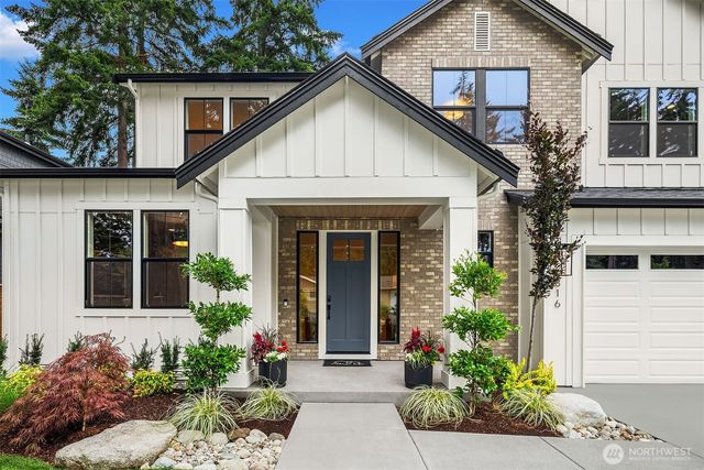 816 165th Avenue NE, Bellevue, WA 98008