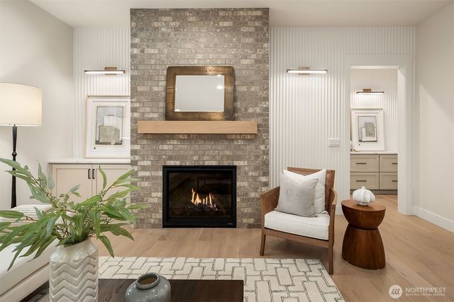 816 165th Avenue NE, Bellevue, WA 98008