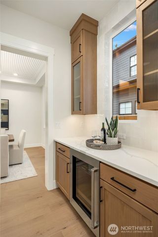 816 165th Avenue NE, Bellevue, WA 98008