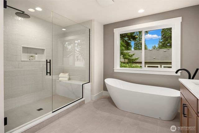 816 165th Avenue NE, Bellevue, WA 98008