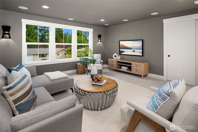 816 165th Avenue NE, Bellevue, WA 98008
