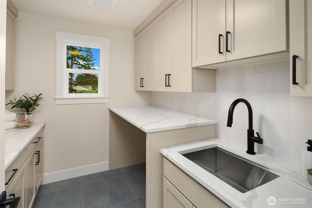 816 165th Avenue NE, Bellevue, WA 98008