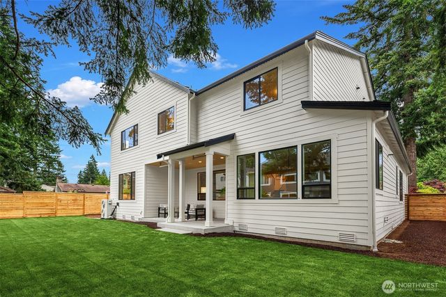 816 165th Avenue NE, Bellevue, WA 98008