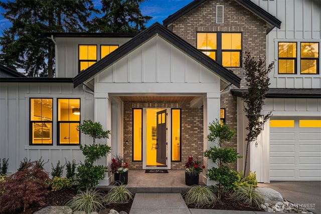 816 165th Avenue NE, Bellevue, WA 98008