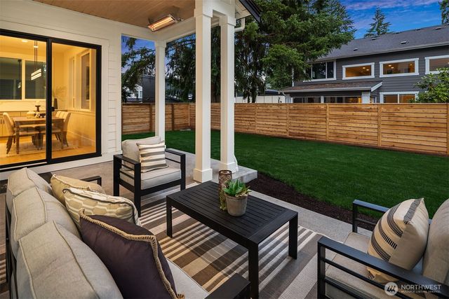 816 165th Avenue NE, Bellevue, WA 98008