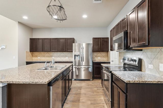 1008 Comal RUN, Hutto, TX 78634