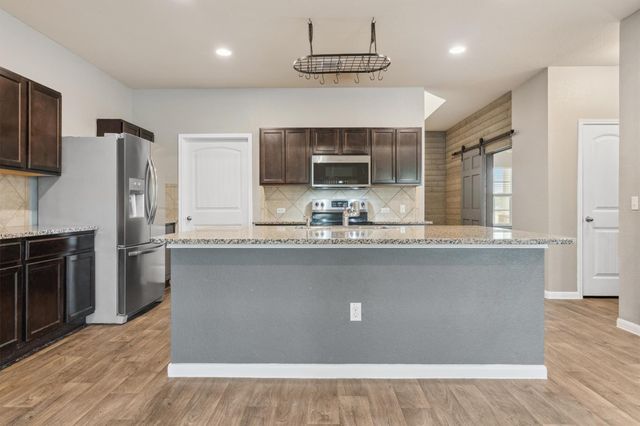 1008 Comal RUN, Hutto, TX 78634