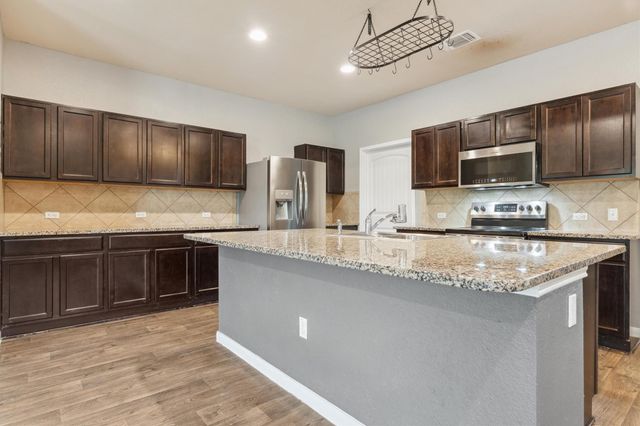 1008 Comal RUN, Hutto, TX 78634