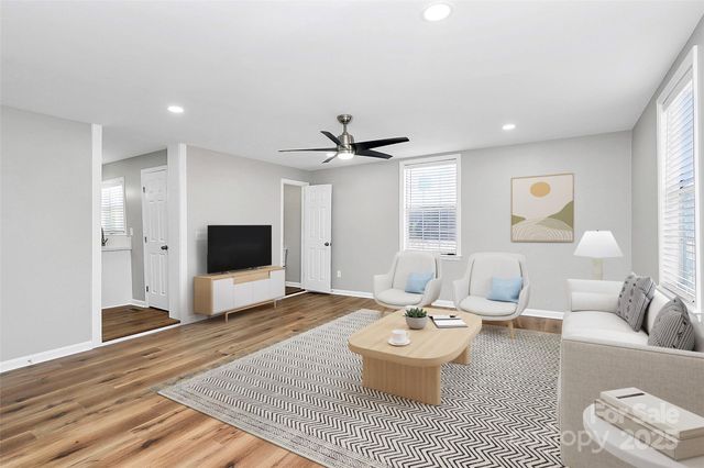 1015 W 4th Avenue, Gastonia, NC 28052