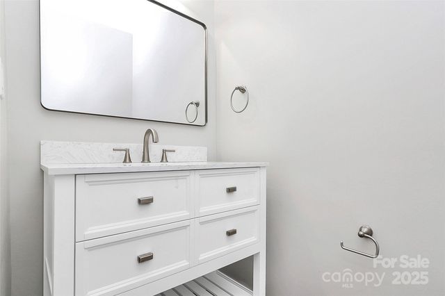 1015 W 4th Avenue, Gastonia, NC 28052