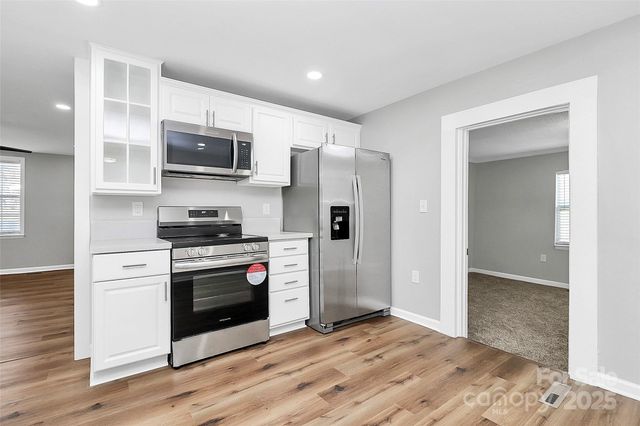 1015 W 4th Avenue, Gastonia, NC 28052