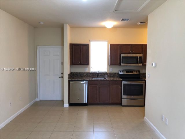 17127 SW 96th St Studio, Miami, FL 33196