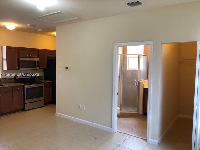 17127 SW 96th St Studio, Miami, FL 33196