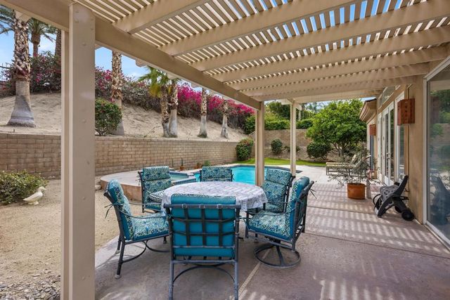 133 Vista Royale, Palm Desert, CA 92260