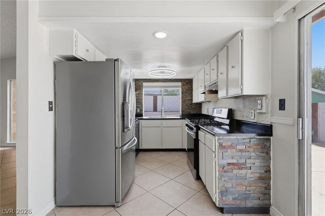 6811 Soldela Drive, Las Vegas, NV 89156