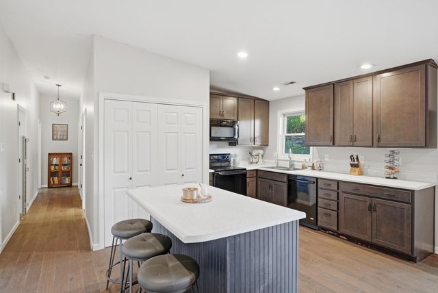 408 CEDAR LN, Columbia, MO 65201