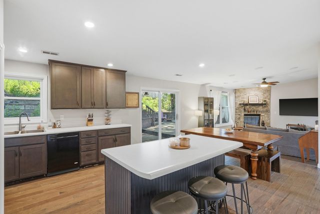 408 CEDAR LN, Columbia, MO 65201