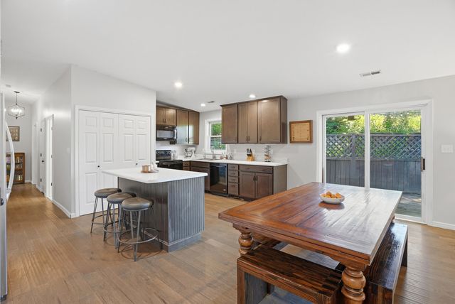 408 CEDAR LN, Columbia, MO 65201