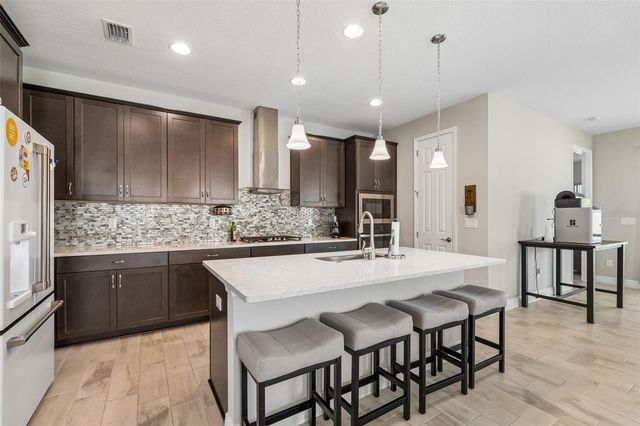 12453 HORSESHOE BEND DRIVE, Lithia, FL 33547