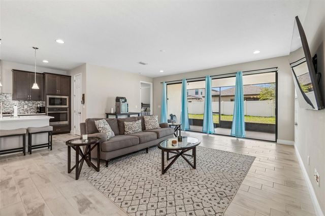 12453 HORSESHOE BEND DRIVE, Lithia, FL 33547