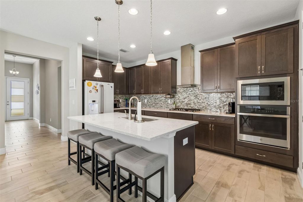 Image 14 of property listing at 12453 HORSESHOE BEND DRIVE, Lithia, FL 33547