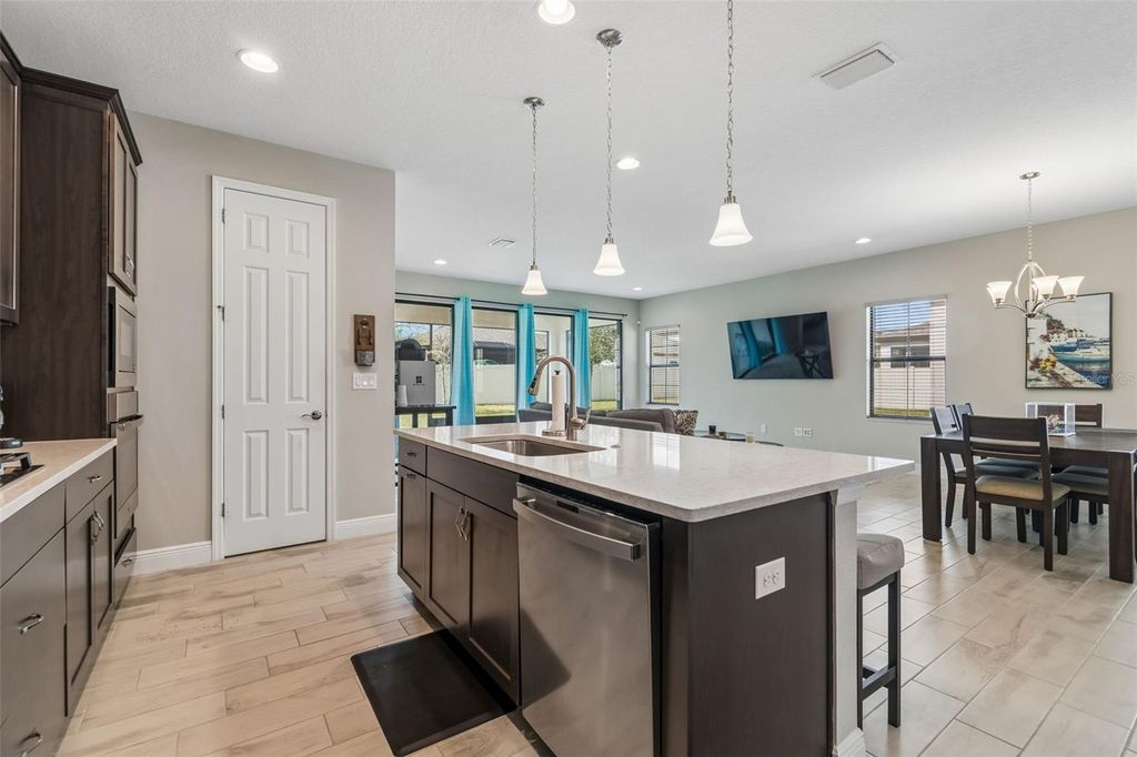 Image 17 of property listing at 12453 HORSESHOE BEND DRIVE, Lithia, FL 33547