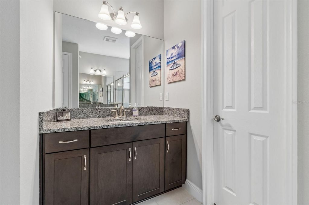 Image 25 of property listing at 12453 HORSESHOE BEND DRIVE, Lithia, FL 33547