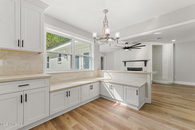 7937 Helmsdale Drive, Ocean Springs, MS 39564