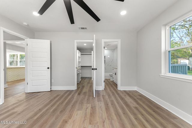 7937 Helmsdale Drive, Ocean Springs, MS 39564