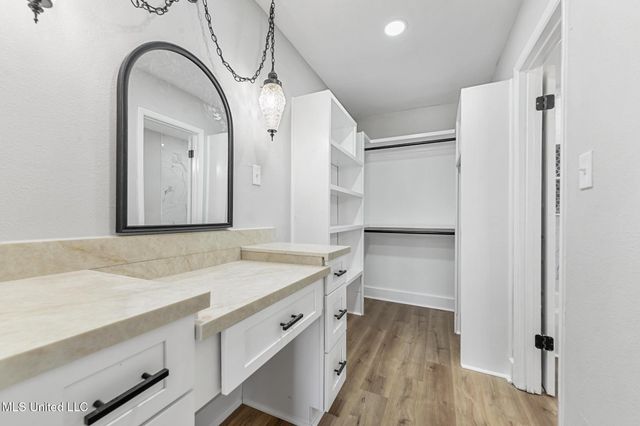 7937 Helmsdale Drive, Ocean Springs, MS 39564