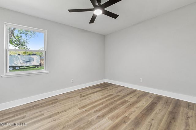 7937 Helmsdale Drive, Ocean Springs, MS 39564