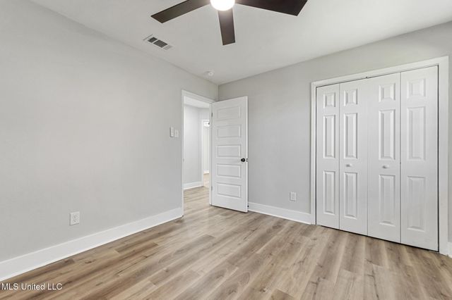 7937 Helmsdale Drive, Ocean Springs, MS 39564