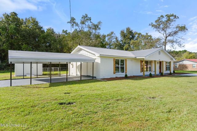 7937 Helmsdale Drive, Ocean Springs, MS 39564