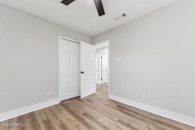 7937 Helmsdale Drive, Ocean Springs, MS 39564