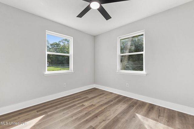 7937 Helmsdale Drive, Ocean Springs, MS 39564