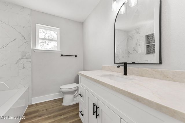 7937 Helmsdale Drive, Ocean Springs, MS 39564