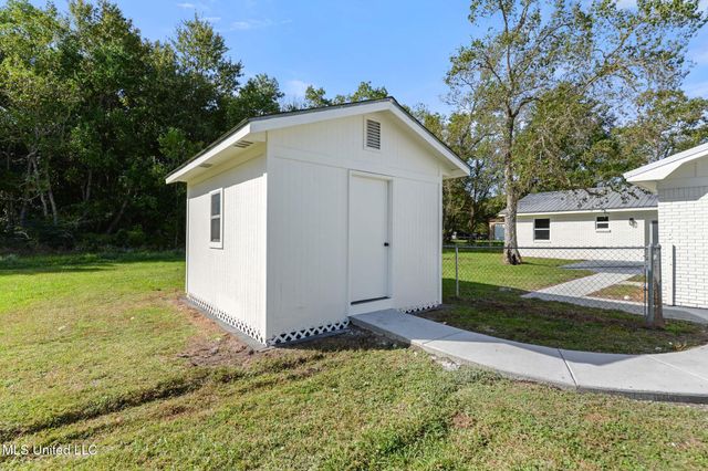 7937 Helmsdale Drive, Ocean Springs, MS 39564