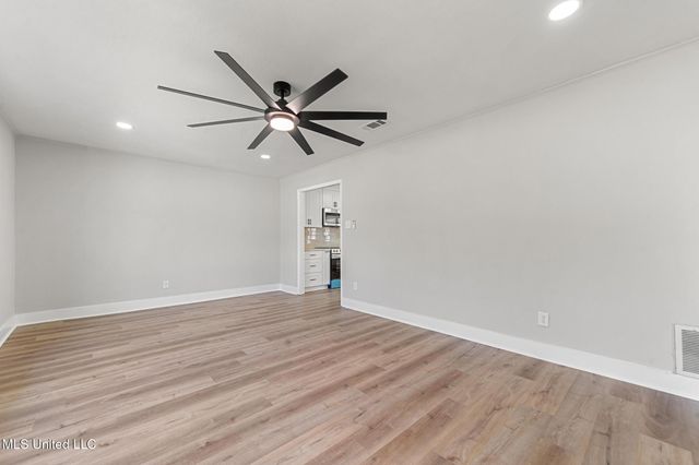 7937 Helmsdale Drive, Ocean Springs, MS 39564